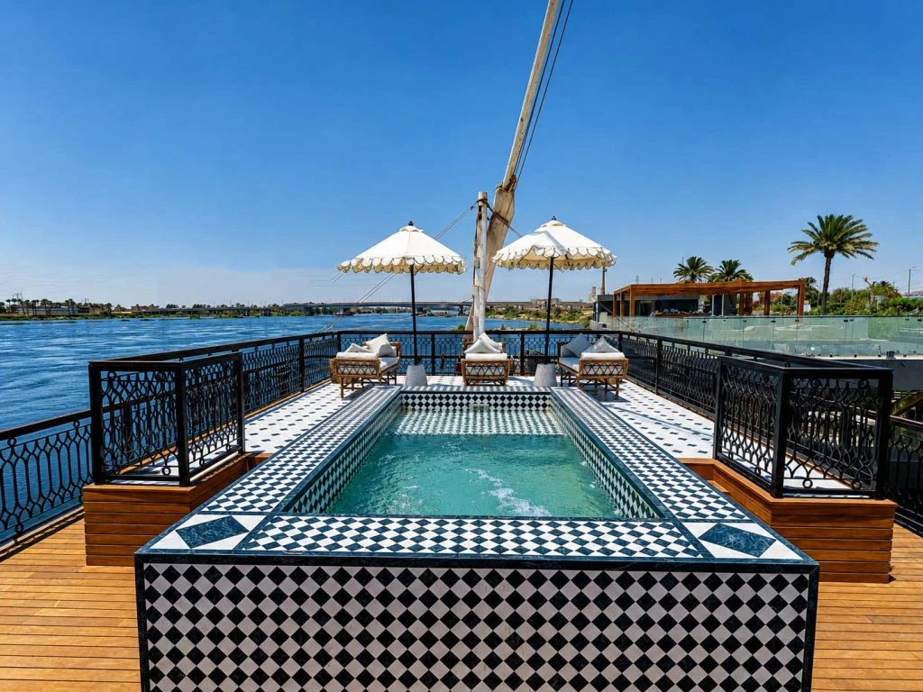 Sun Deck Mövenpick SB Hayah Dahabiya