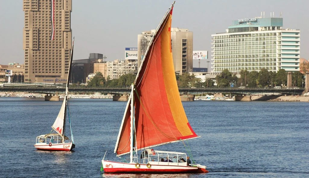 felucca-zamalek-cairo-nile-sunset.